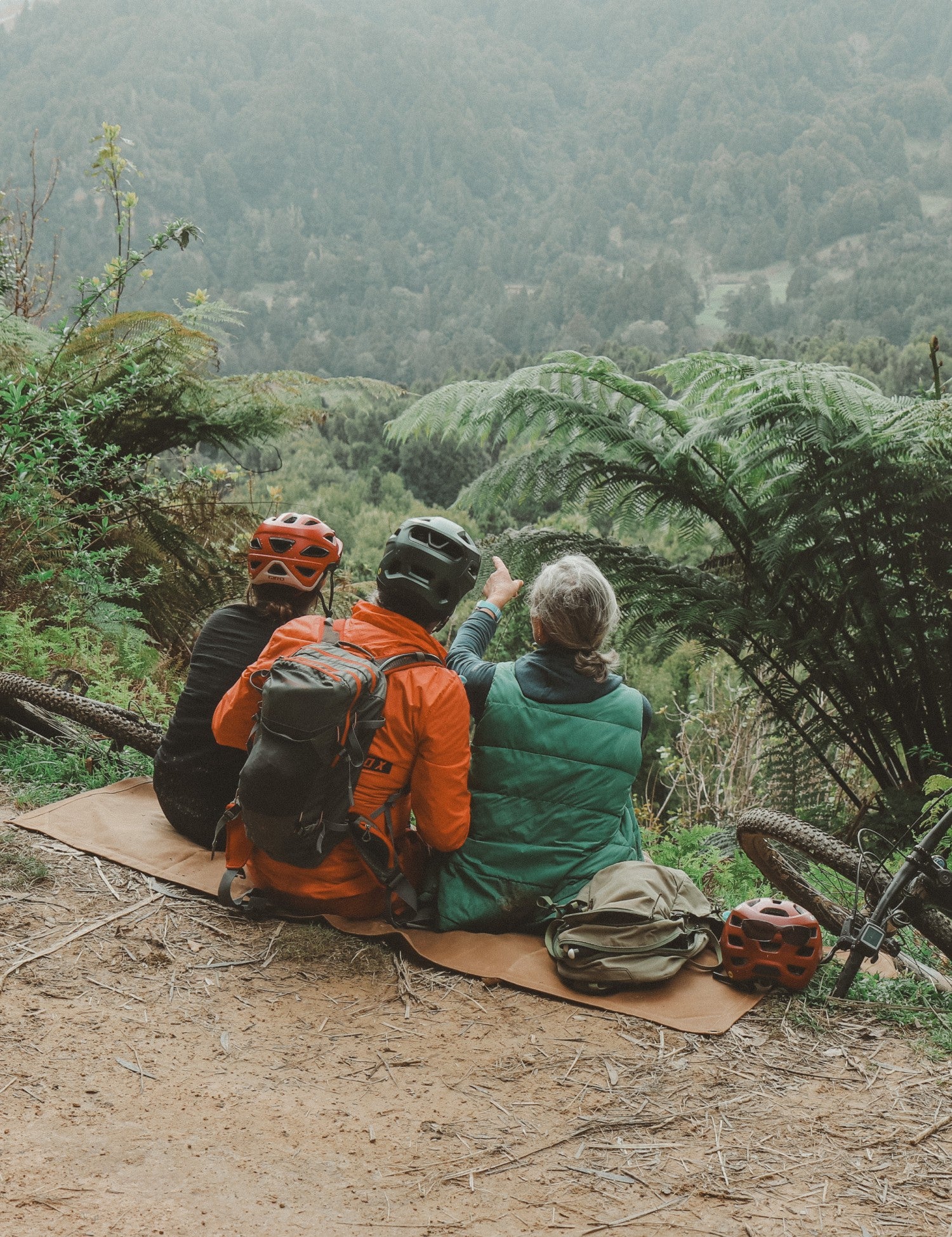 Waxed Canvas Picnic Mat - Tussock Brown