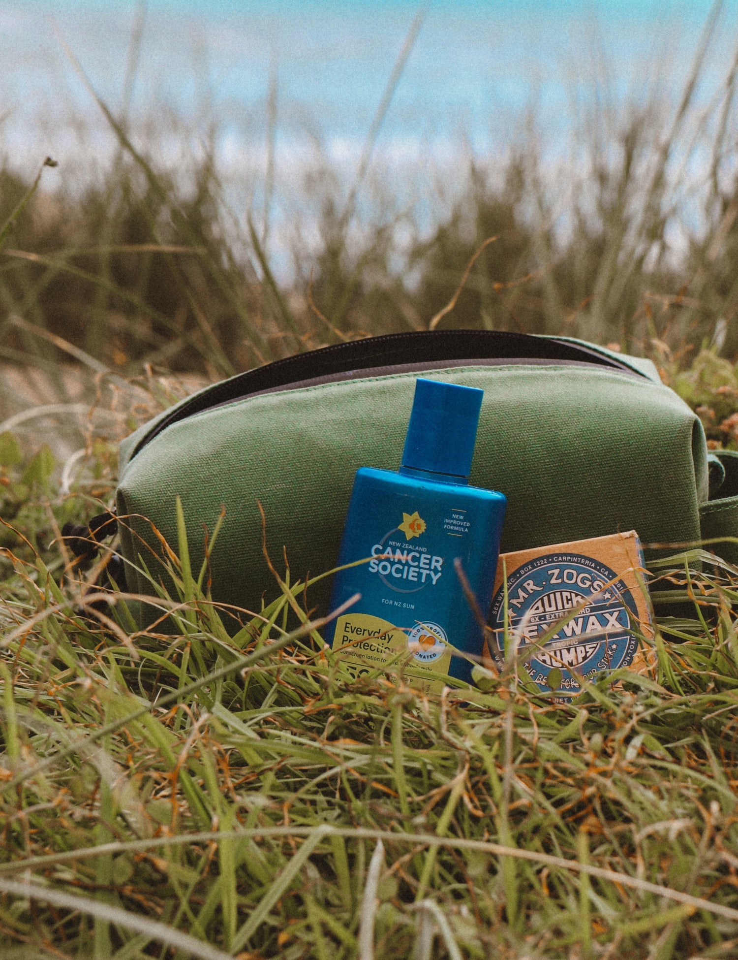 Field Wash Bag - Waxed Canvas - Karamea Green - Barnaby Outdoor